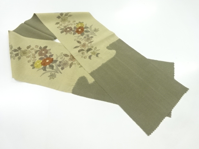 未使用品　金通し絞り椿模様刺繍半衿